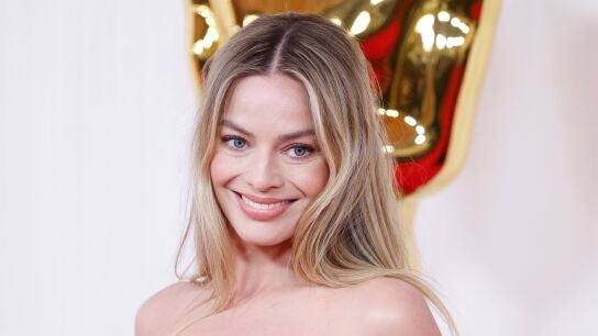 Margot Robbie en la alfombra roja de los Premios Oscar