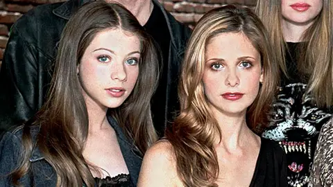 Sarah Michelle Geller y Michelle Trachtenberg Sarah Michelle Geller y Michelle Trachtenberg