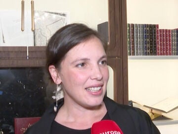 Jara Domingu&iacute;n en la presentaci&oacute;n de un libro de recetas familiar