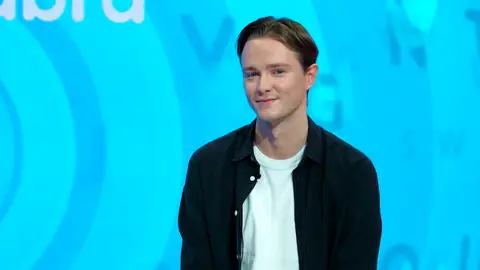 Los grandes secretos de Manu en Pasapalabra: “Nunca tengo premeditación en un Rosco, voy fluyendo” Los grandes secretos de Manu en Pasapalabra: “Nunca tengo premeditación en un Rosco, voy fluyendo”