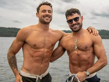 Zac Efron con su hermano Dylan Efron Zac Efron con su hermano Dylan Efron