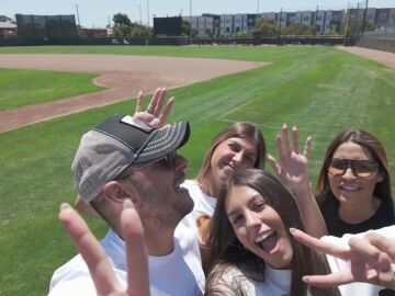 &Uacute;ltimo destino de los S&aacute;nchez Saborido: el campo de b&eacute;isbol de los Oakland Ballers&hellip; &iquest;superar&aacute;n el reto?