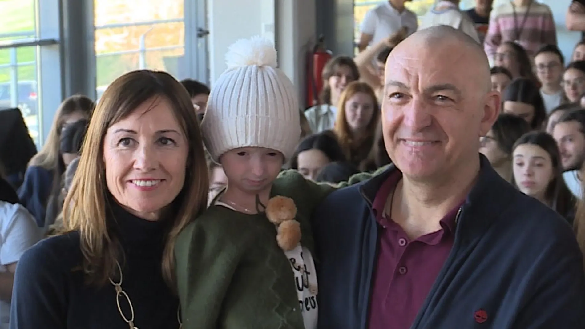 Alexandra Perault y sus padres Alexandra Perault y sus padres