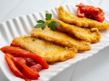 Faneca rebozada con pimientos, de Argui&ntilde;ano: "F&iacute;jate qu&eacute; pedazo de receta se puede hacer con un simple pescado"