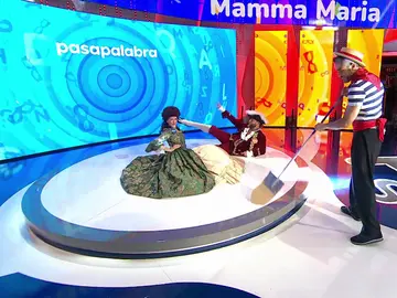 Cristina Alcázar, por los suelos con su disfraz de Carnaval: “Esto es inmejorable” Cristina Alcázar, por los suelos con su disfraz de Carnaval: “Esto es inmejorable”