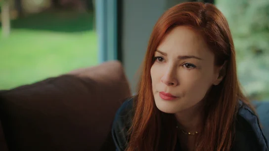Defne confiesa sus sentimientos a Orhan y le pide que reconsidere su vida: “Te echo de menos” Defne confiesa sus sentimientos a Orhan y le pide que reconsidere su vida: “Te echo de menos”