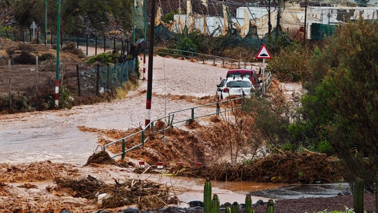 Barranco de Ojos de Garza, el Telde, desbordado por las lluvias Barranco de Ojos de Garza, el Telde, desbordado por las lluvias