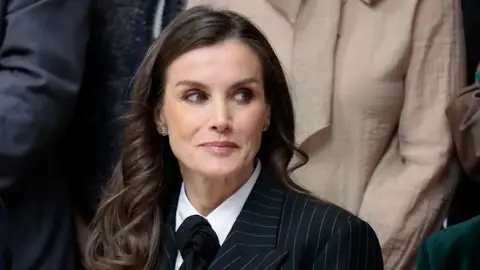 La reina Letizia sorprende en Oviedo con su look La reina Letizia sorprende en Oviedo con su look