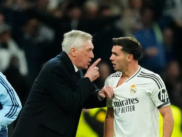 Brahim habla con Ancelotti tras su gol