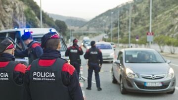 Mossos d'Esquadra en un operativo en la frontera de La Jonquera