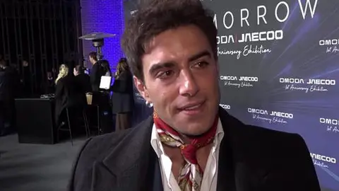 Álvaro de Luna haciendo declaraciones a la prensa Álvaro de Luna haciendo declaraciones a la prensa