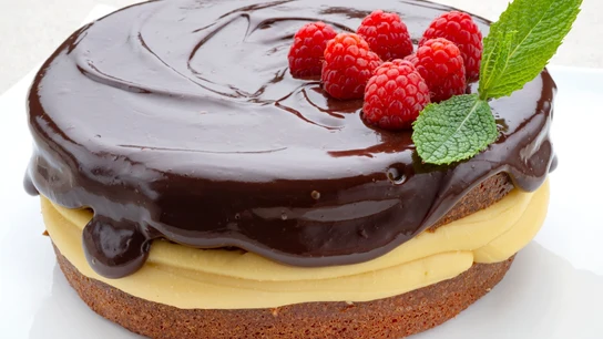 Eva Arguiñano elabora un pastel de crema de Boston: "Tiene una manera de hacer el bizcocho que no había visto nunca" Eva Arguiñano elabora un pastel de crema de Boston: "Tiene una manera de hacer el bizcocho que no había visto nunca"