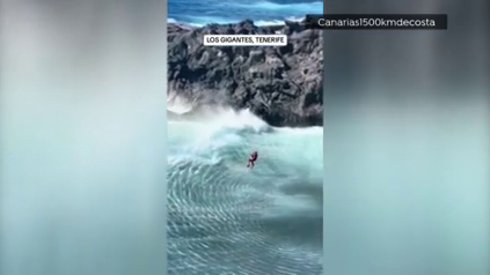 Rescatados del mar dos personas que estaban a punto de ahogarse en medio de un fuerte oleaje 