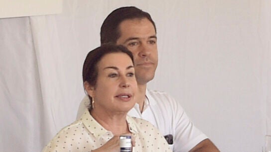 Carmen Mart&iacute;nez-Bordi&uacute; y su hijo, Luis Alfonso de Borb&oacute;n