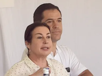 Carmen Martínez-Bordiú y su hijo, Luis Alfonso de Borbón Carmen Martínez-Bordiú y su hijo, Luis Alfonso de Borbón
