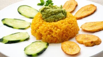 Karlos Arguiñano elabora una receta de origen cubano: arroz combinado con guacamole