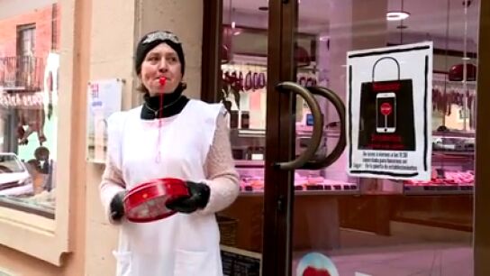 Comerciantes y vecinos de Benavente, en Zamora, protestan en la calle