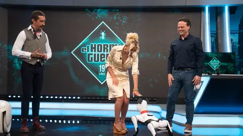 "Es tan mono...": Millie Bobby Brown, enamorada de los robots que le ha traído Marron "Es tan mono...": Millie Bobby Brown, enamorada de los robots que le ha traído Marron