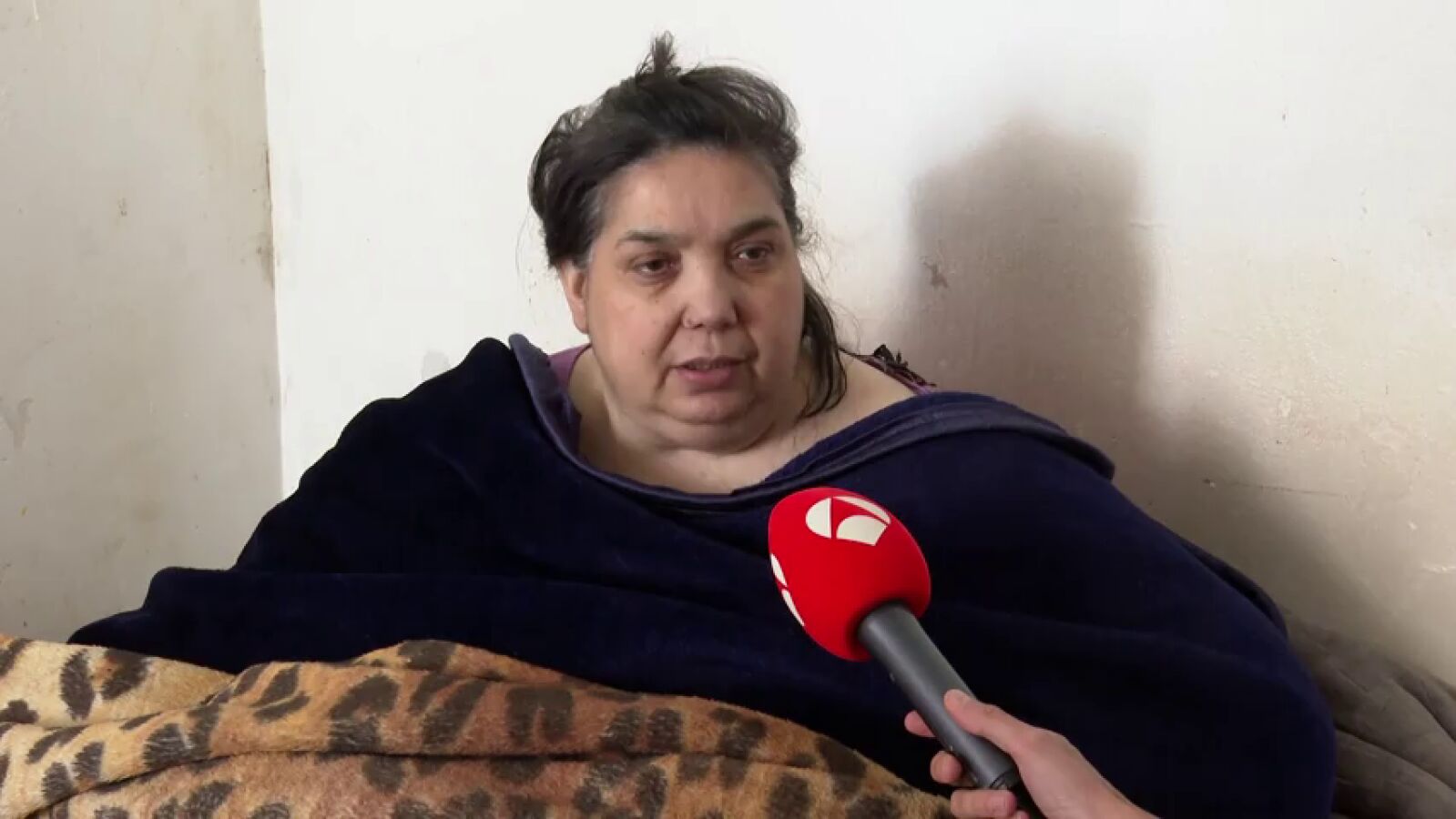 La historia de Pilar, pesa 220 kilos y lleva 14 años atrapada en una cama: 