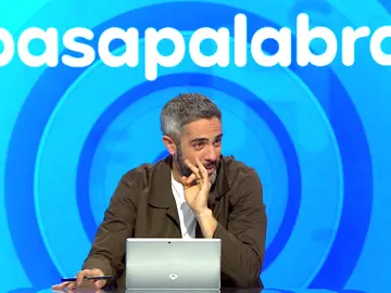 Roberto Leal, decepcionado con Manu y con Rosa tras perder una apuesta en Pasapalabra Roberto Leal, decepcionado con Manu y con Rosa tras perder una apuesta en Pasapalabra