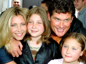 David Hasselhoff y Pamela Bach-Hasselhoff con sus hijas David Hasselhoff y Pamela Bach-Hasselhoff con sus hijas