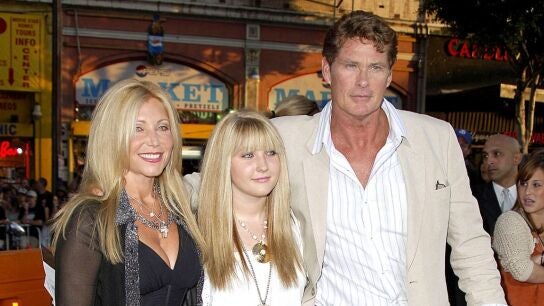 Pamela Bach Hasselhoff y David Hasselhoff junto a su hija Hayley 