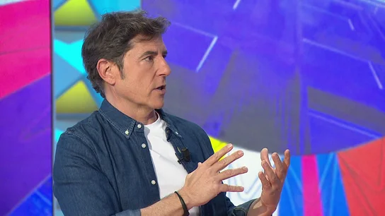 “Adrenalina, estrategia, muchos saltos y diversión”: Manel Fuentes visita el plató de La ruleta de la suerte en el especial de ¡Salta! “Adrenalina, estrategia, muchos saltos y diversión”: Manel Fuentes visita el plató de La ruleta de la suerte en el especial de ¡Salta!
