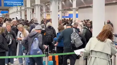 Una bomba de la Segunda Guerra Mundial sin explotar paraliza la estación más transitada de Europa Una bomba de la Segunda Guerra Mundial sin explotar paraliza la estación más transitada de Europa