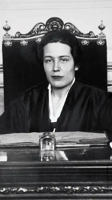 Victoria Kent Victoria Kent