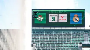 Imagen del marcador del Benito Villamarín antes del Betis-Real Madrid de la jornada 26 (2-1) Imagen del marcador del Benito Villamarín antes del Betis-Real Madrid de la jornada 26 (2-1)
