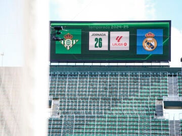 Imagen del marcador del Benito Villamarín antes del Betis-Real Madrid de la jornada 26 (2-1)