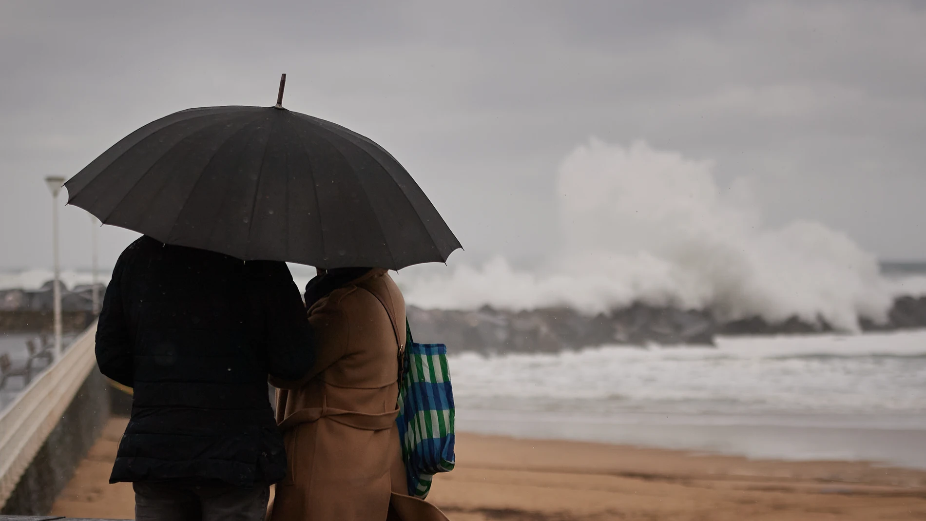 Imagen de archivo de lluvia. Imagen de archivo de lluvia.