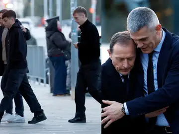 Jugadores del Barça y Butragueño, entre otros, en el velatorio de Carles Miñarro Jugadores del Barça y Butragueño, entre otros, en el velatorio de Carles Miñarro