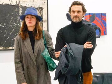 Iv&aacute;n S&aacute;nchez y su novia, Irene Esser, en ARCO