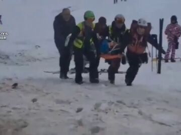 Un esquiador de 15 años, herido grave por un alud en Candanchú (Huesca)