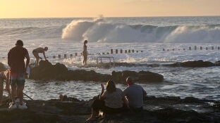 El municipio canario de Agaete proh&iacute;be fumar, acampar y el sexo en sus playas