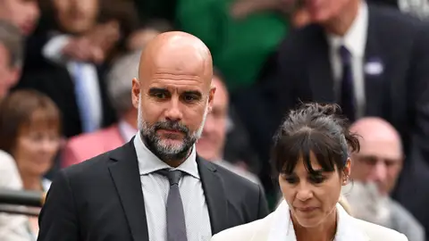 Pep Guardiola y Cristina Serra, en julio de 2024 Pep Guardiola y Cristina Serra, en julio de 2024