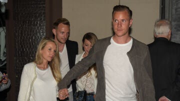 Ter Stegen, con Daniela Jehle en 2017