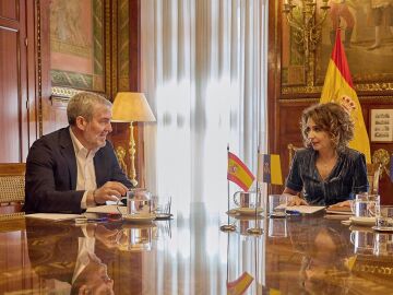 Clavijo se reúne este lunes en Madrid con María Jesús Montero para la financiación al reparto de menores migrantes