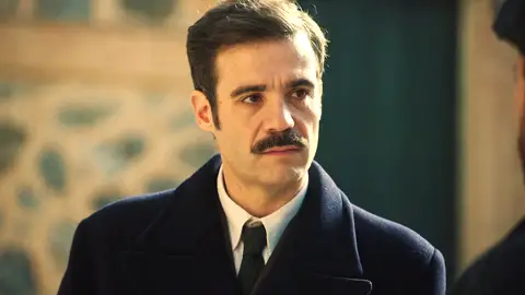 La traición de don Pedro provoca que Joaquín no llegue a su cita con el inversor y que pierda la financiación para salvar el balneario