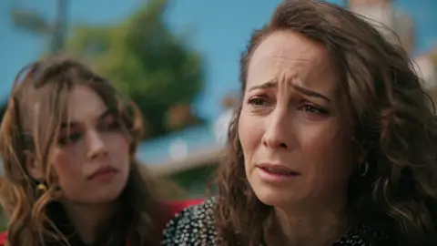 Esme explota contra Ferit tras su enfrentamiento con Zerrin: “No mereces a mi hija” Esme explota contra Ferit tras su enfrentamiento con Zerrin: “No mereces a mi hija”