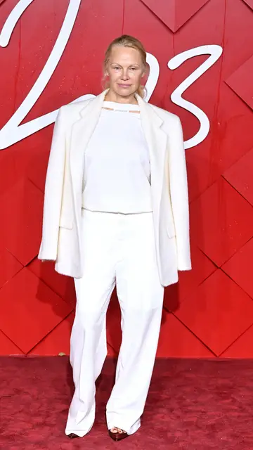 Pamela Anderson en los British Fashion Awards 2023 Pamela Anderson en los British Fashion Awards 2023