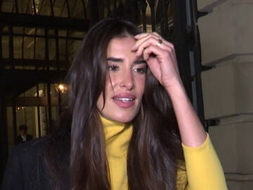 Lidia Torrent atendiendo a la prensa