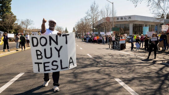 Los problemas econ&oacute;micos de Musk crecen