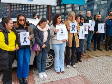 Concentración de trabajadores expertos en educación de menores marginados de Badajoz