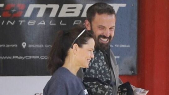 Jennifer Garner y Ben Affleck tras jugar al paintball