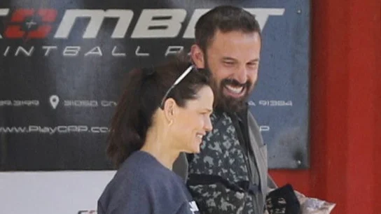 Jennifer Garner y Ben Affleck tras jugar al paintball Jennifer Garner y Ben Affleck tras jugar al paintball