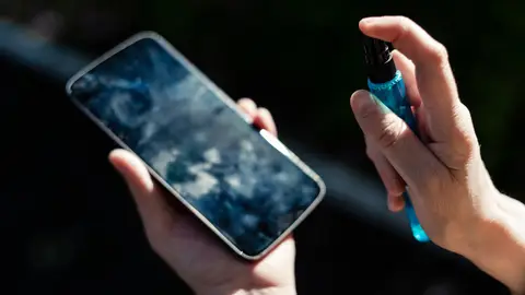 Spray contra marcas de dedos en el móvil Spray contra marcas de dedos en el móvil