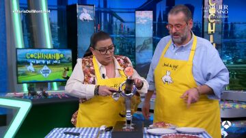 "Da gloria venir aquí": María del Monte disfruta con la receta de David de Jorge