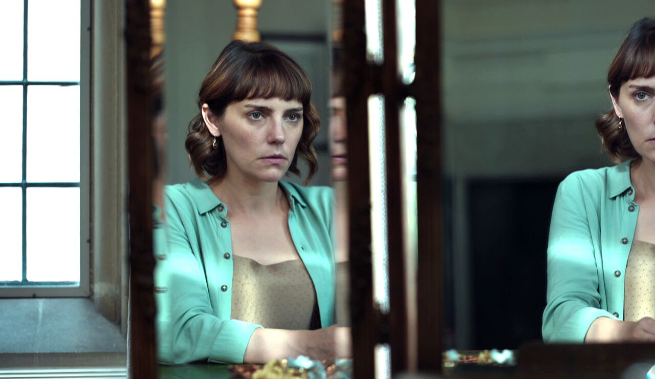 Beth planta cara a Tom: &ldquo;Llevas tiempo minti&eacute;ndome, enga&ntilde;ando a esta familia&rdquo;